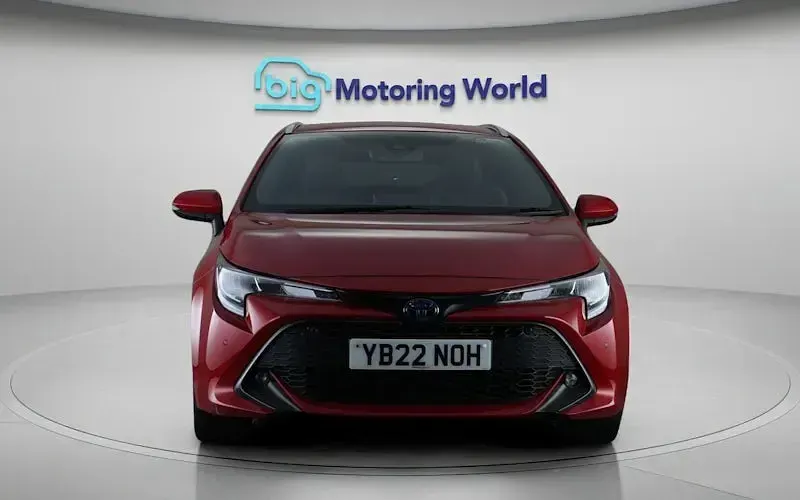 Used Toyota Corolla Design 184 HP (135 kW) 2022 Red Estate
