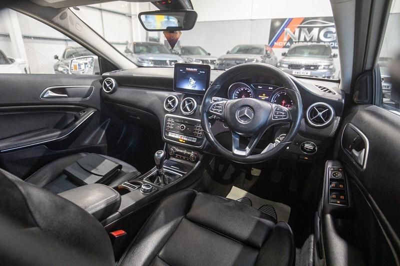 Used Mercedes A180 109 HP (80 kW) 2017 Silver Hatchback
