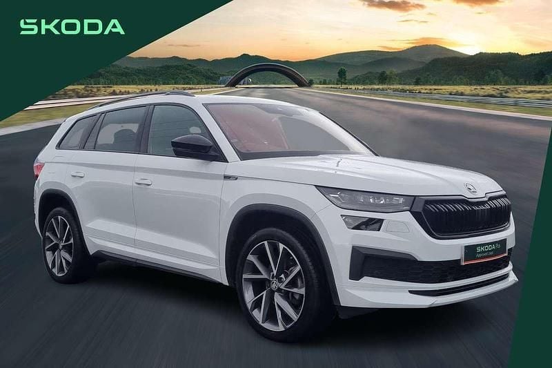 White Used 2022 Skoda Kodiaq SportLine SUV | £28,888 (Fair price) - Image 1/4