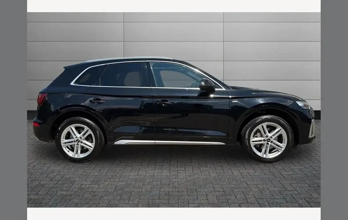 Used Audi Q5 S-Line 201 HP (147 kW) 2021 Mythos black SUV