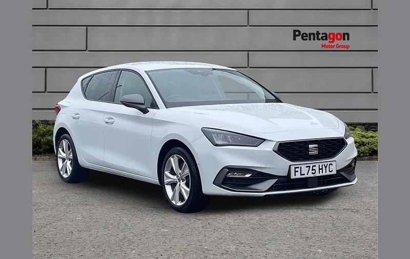 Used Seat Leon FR 200 HP (147 kW) 2025 White Hatchback