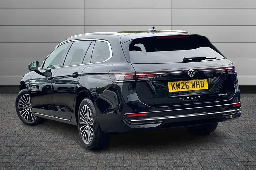 New VW Passat Elegance 204 HP (150 kW) 2026 Grenadilla black Estate