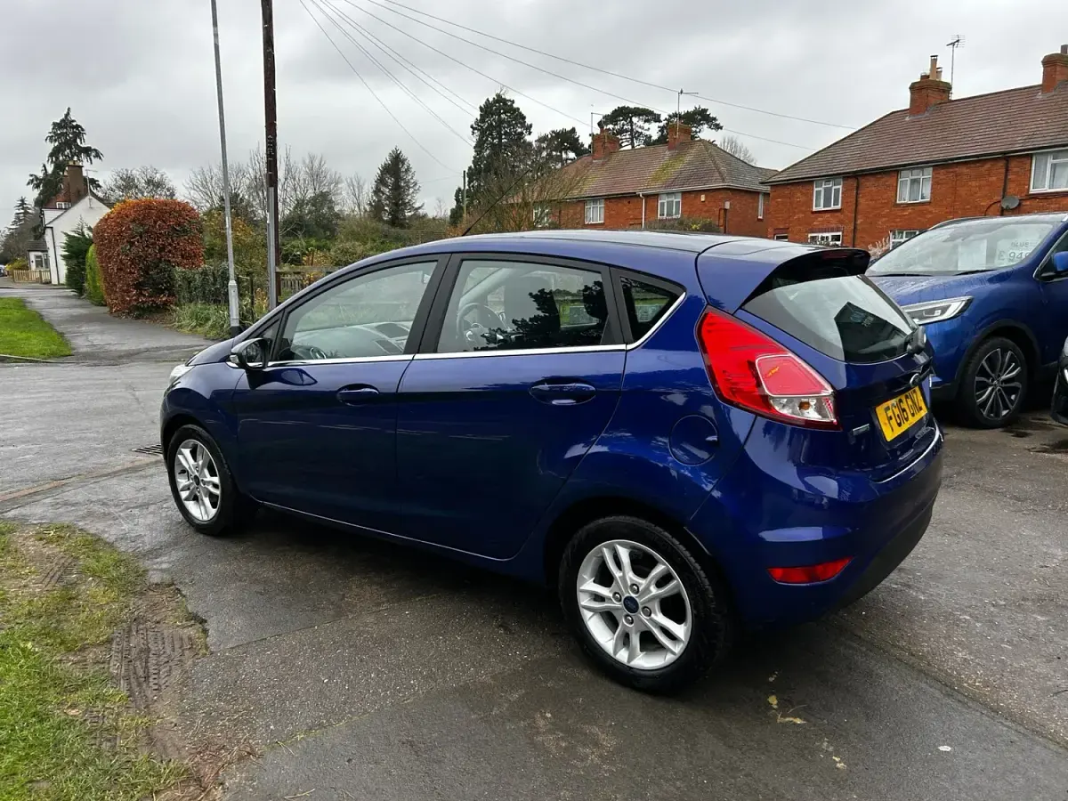 Used Ford Fiesta Zetec 2016 Blue Hatchback