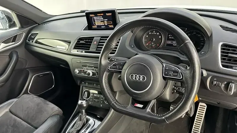Used Audi Q3 Black Edition 180 HP (132 kW) 2017 White SUV