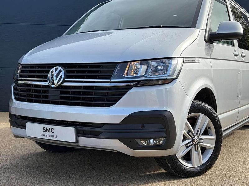 Usado VW Transporter Highline 2022 Prateado Van