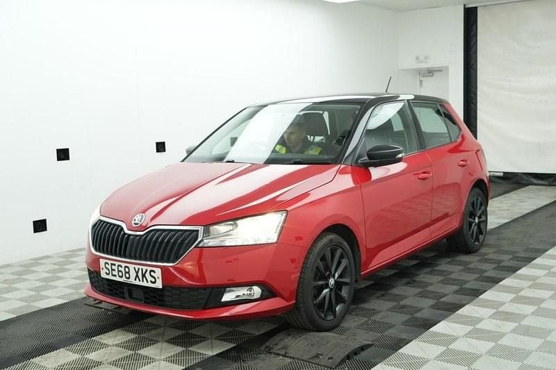 Used Skoda Fabia Colour Edition 75 HP (55 kW) 2019 Red Hatchback