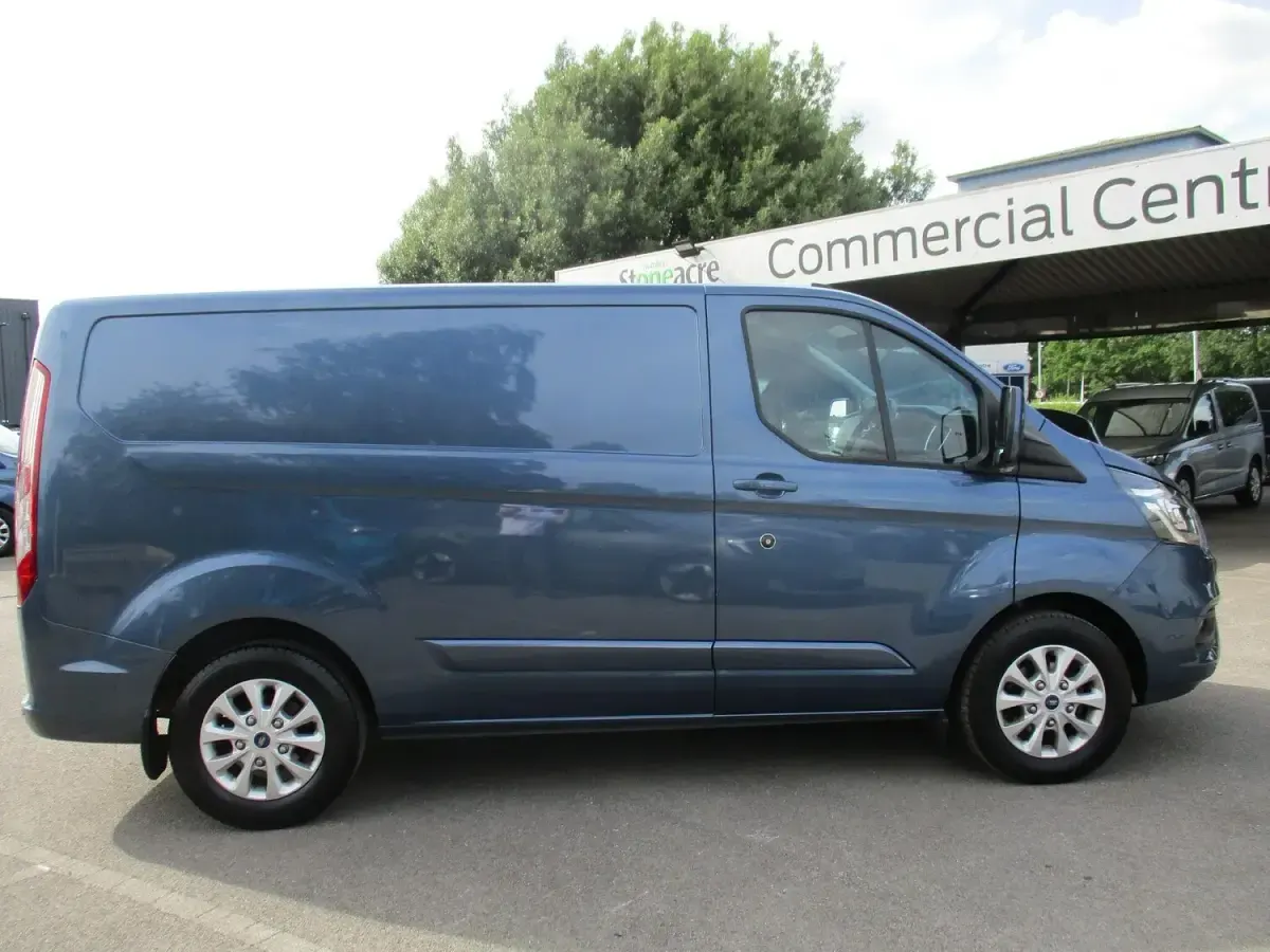 Used Ford Transit Custom Limited 130 HP (95 kW) 2023 Blue Van