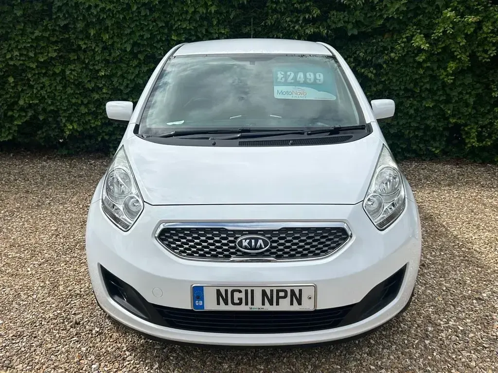 Used Kia Venga 89 HP (65 kW) 2011 White Hatchback