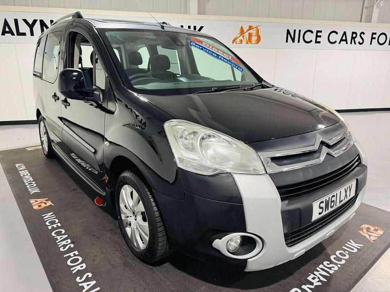 Usado Citroën Berlingo XTR 110 HP (80 kW) 2012 Preto Monovolume