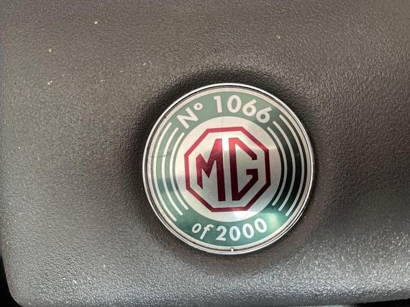 Używany MG F 118 KM (86 kW) 1999 Czarny Kabriolet