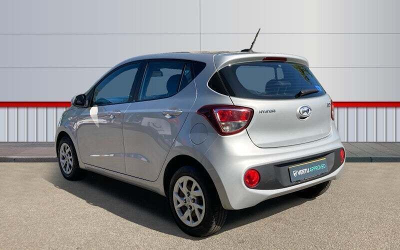 Used Hyundai i10 SE 88 HP (64 kW) 2019 Silver Hatchback