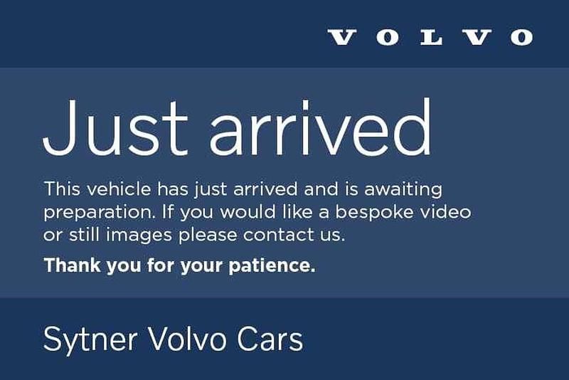 White Used 2021 Volvo XC40 Inscription SUV | £25,500 (Fair price) - Image 1/1