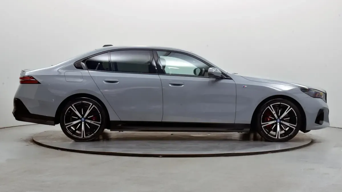 Used BMW 550e M Sport 482 HP (354 kW) 2025 Grey Sedan