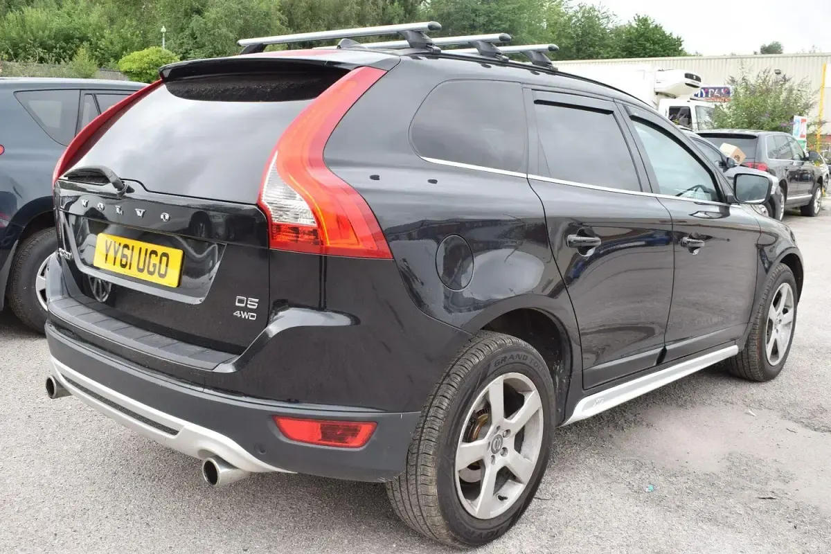 Used Volvo XC60 R-Design 215 HP (158 kW) 2011 Black SUV