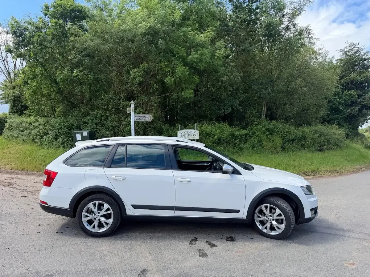 Used Skoda Octavia Scout 4x4 150 HP (110 kW) 2015 White Estate