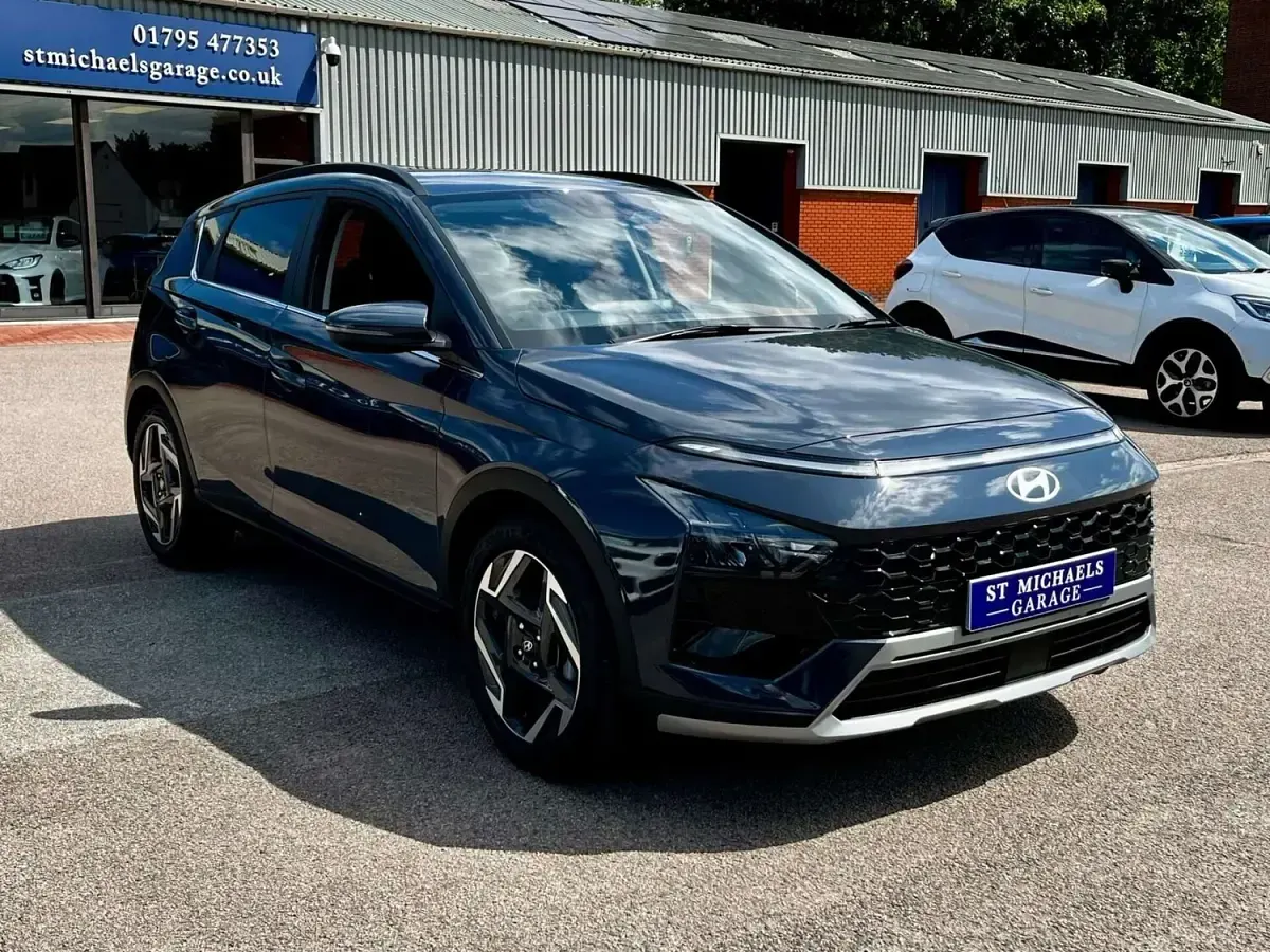 Used Hyundai Bayon Premium 100 HP (73 kW) 2024 Grey SUV