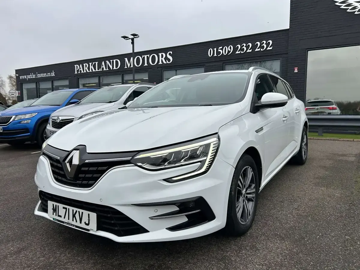 Used Renault Mégane GrandTour Iconic 2021 White Estate