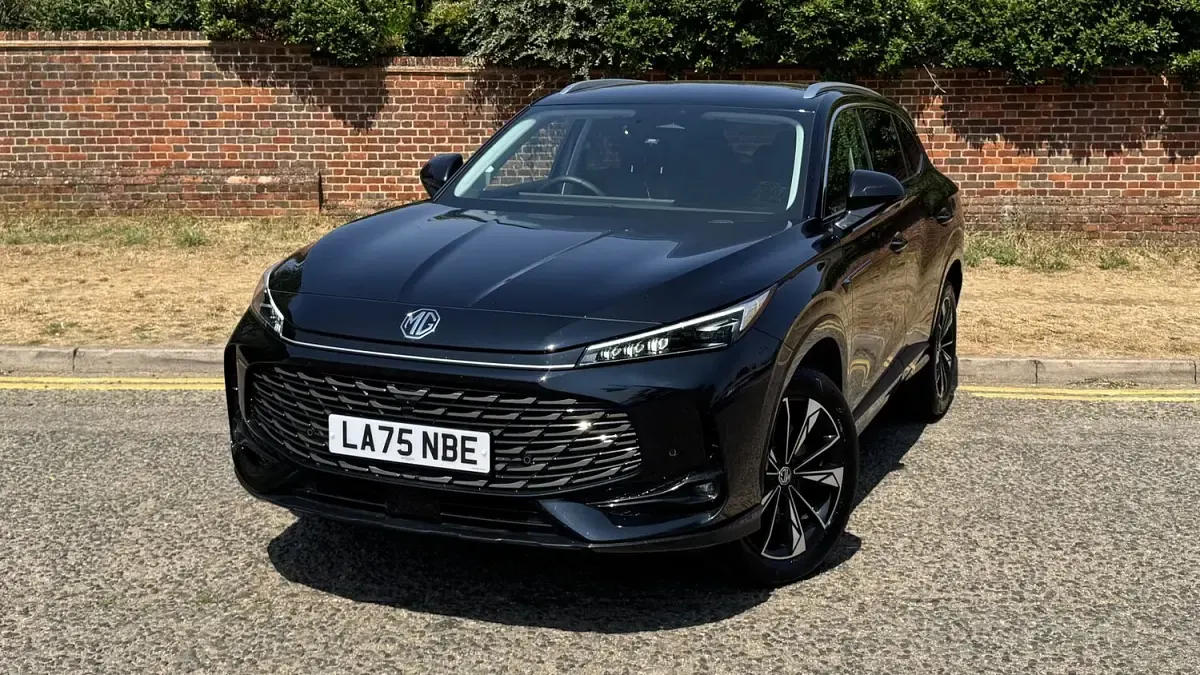 Used MG HS Trophy 221 HP (162 kW) 2025 Black SUV