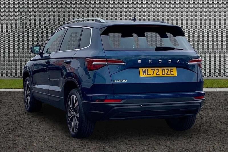 Used Skoda Karoq SE L 110 HP (80 kW) 2023 Petrol blue metallic SUV