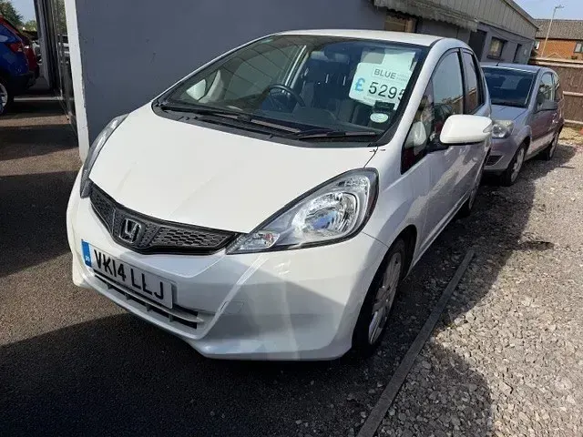 Second-hand Honda Jazz ES 99 CP (72 kW) 2014 Alb Hatchback