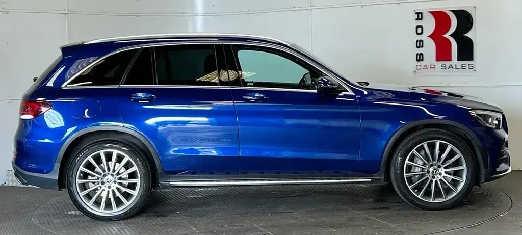 Usado Mercedes GLC220 AMG line 194 HP (142 kW) 2021 Azul SUV