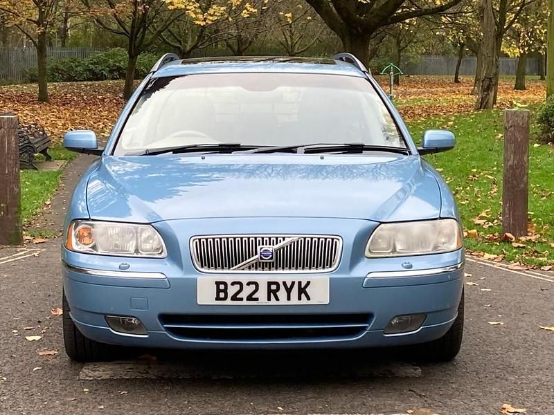 Used Volvo V70 SE 2006 Blue Estate