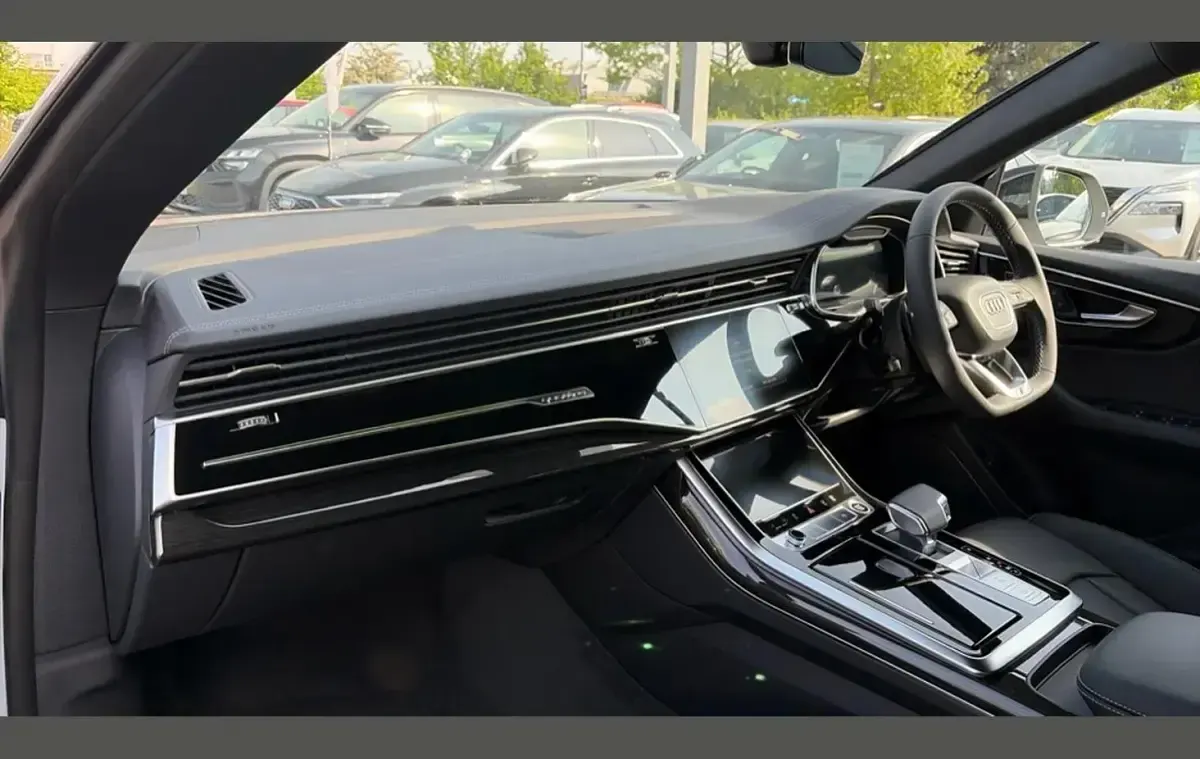 Nowe Audi Q8 Black Edition 286 KM (210 kW) 2026 Biały SUV