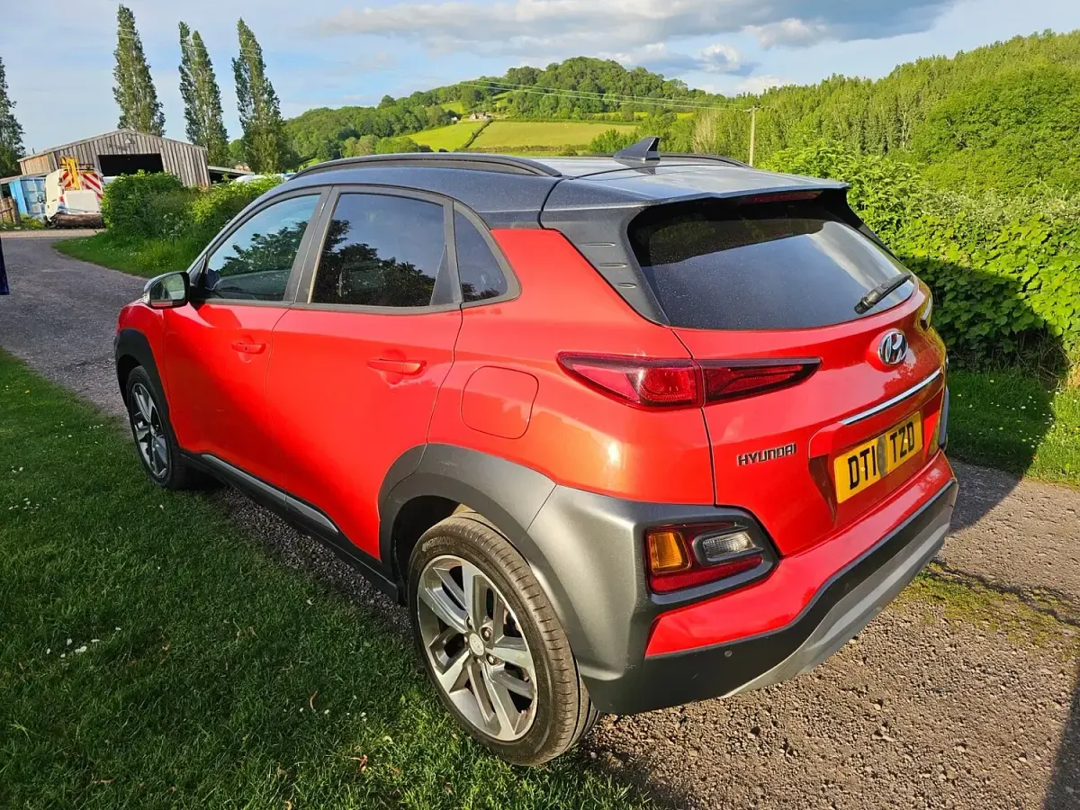 Używany Hyundai Kona Premium SE 2018 Pomarańczowy SUV
