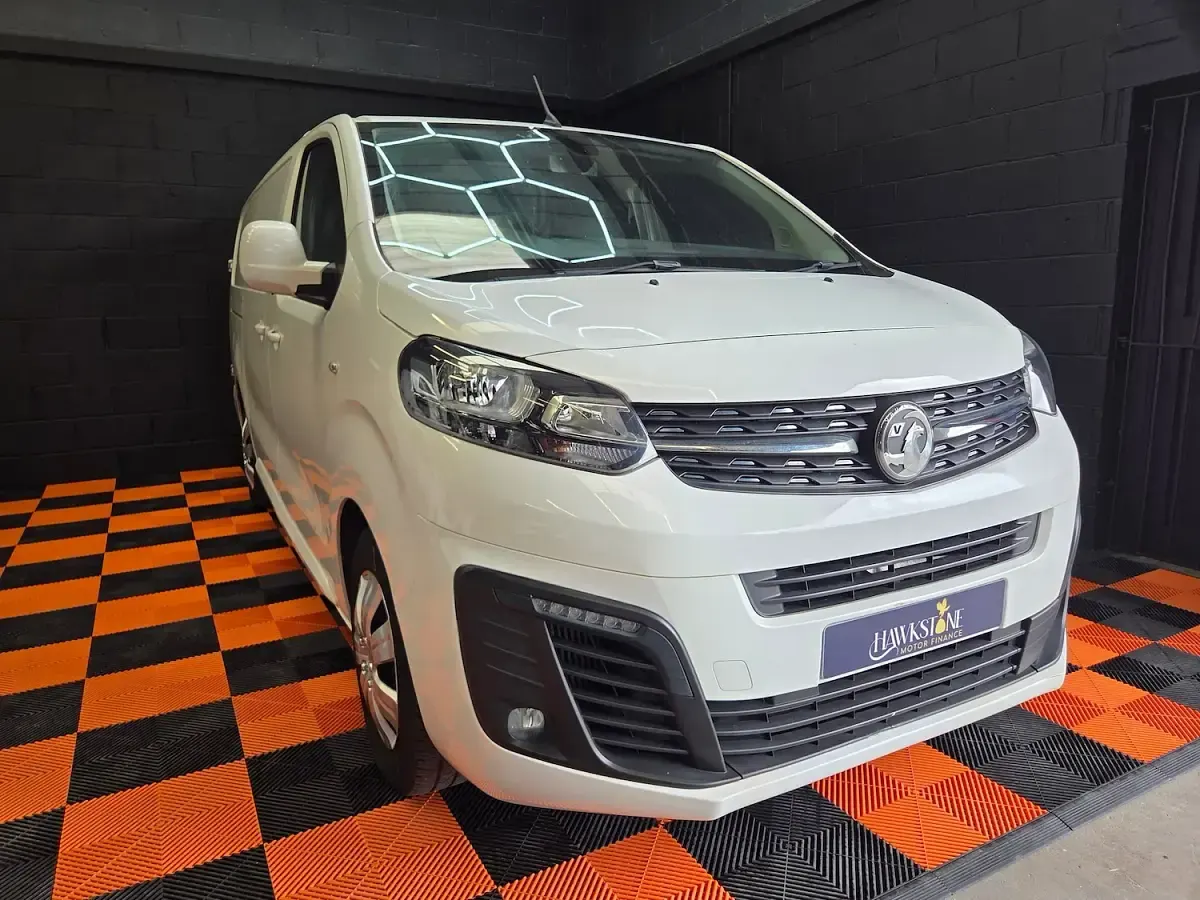 Used Vauxhall Vivaro Sportive 100 HP (73 kW) 2020 White MPV