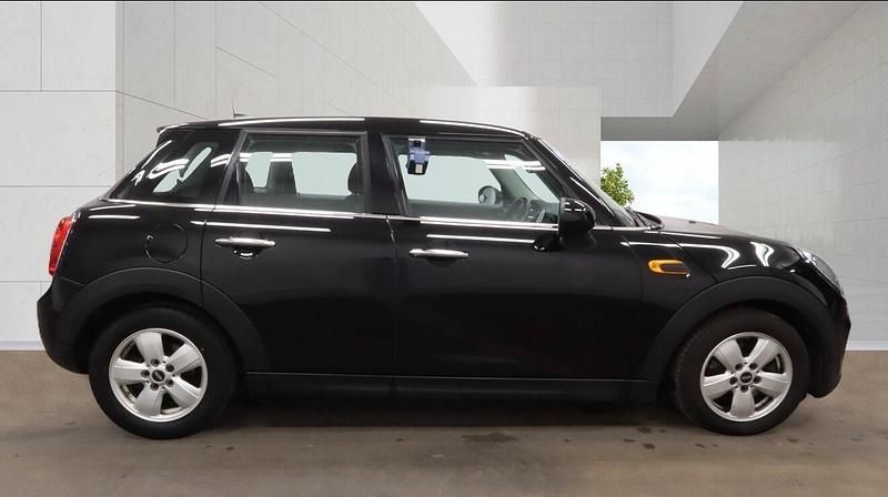 Used Mini Cooper D Hatch 2018 Black Hatchback
