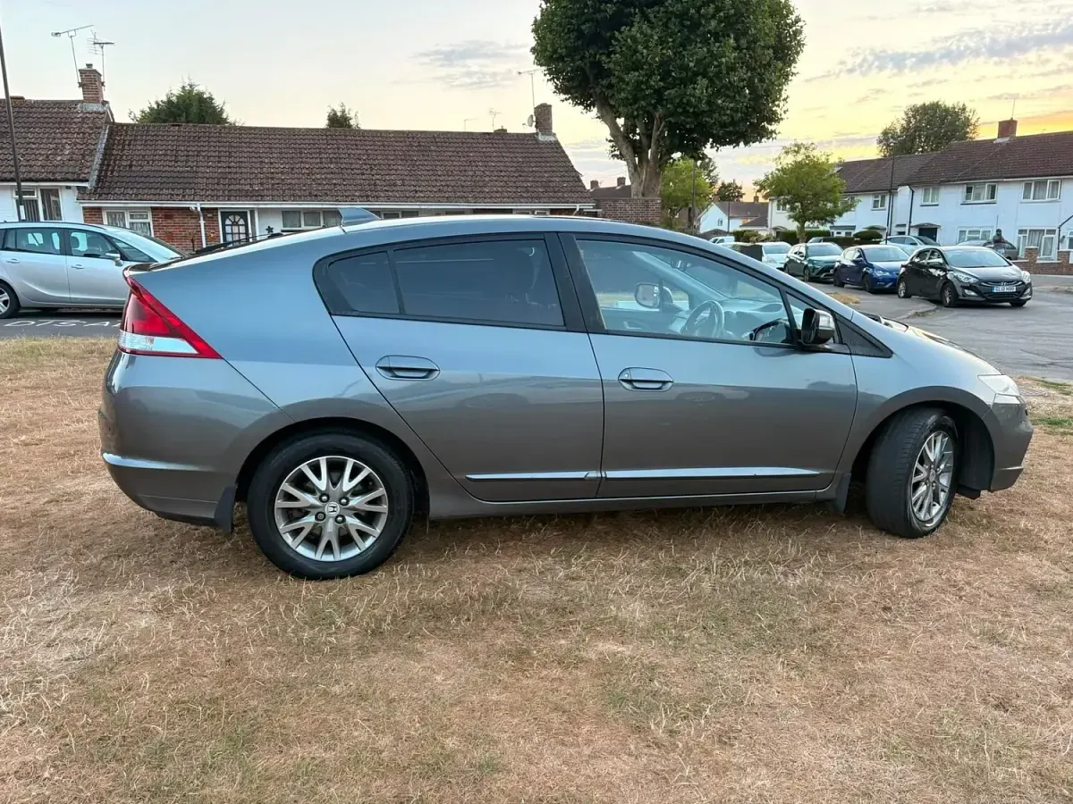 Used Honda Insight Hybrid 98 HP (72 kW) 2013 Silver Hatchback