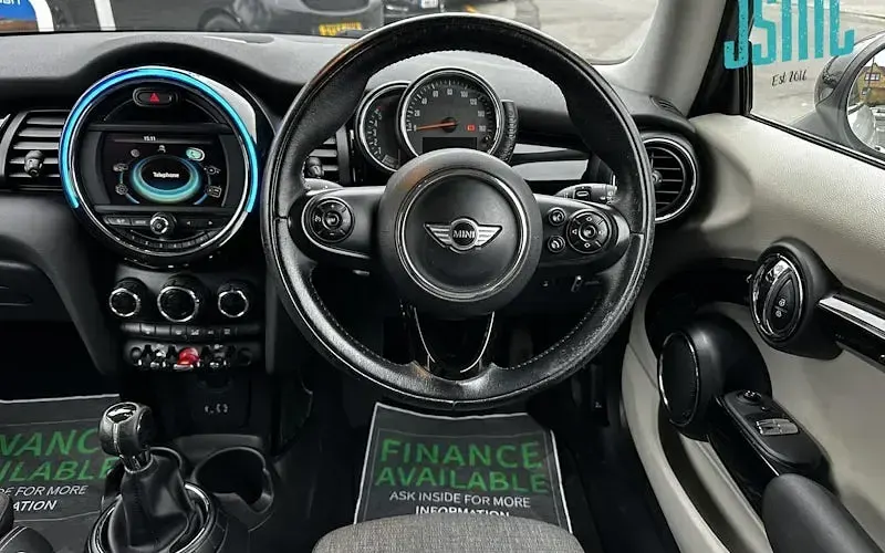 Used Mini Cooper Hatch 116 HP (85 kW) 2014 Silver Hatchback