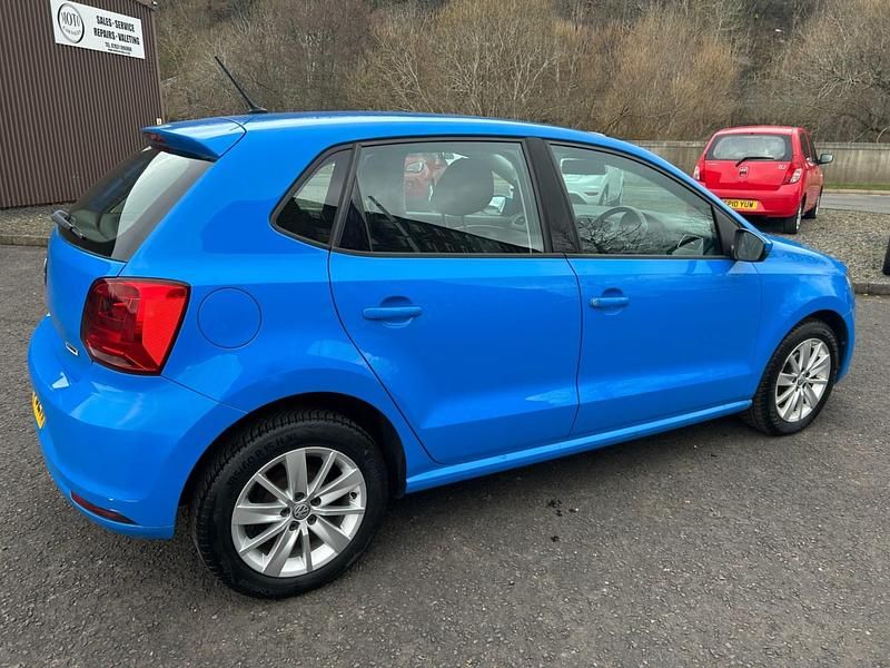 Begagnad VW Polo SE 60 HK (44 kW) 2015 Blå Halvkombi