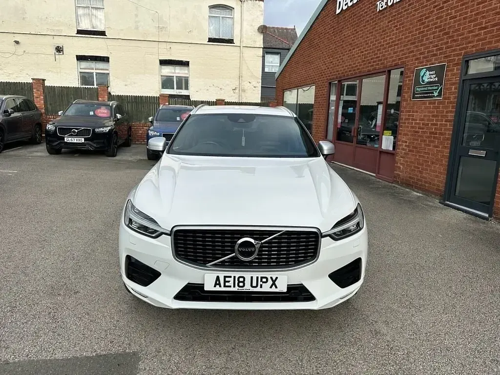 Usado Volvo XC60 R-Design 190 HP (139 kW) 2018 Branco SUV