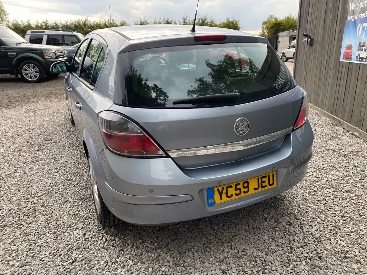 Używany Vauxhall Astra Active 2009 Srebrny Hatchback