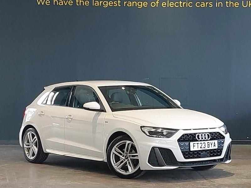 Used Audi A1 S-Line 95 HP (69 kW) 2023 White SUV
