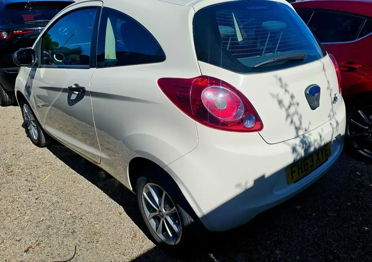 Used Ford Ka Studio 69 HP (50 kW) 2014 White Hatchback