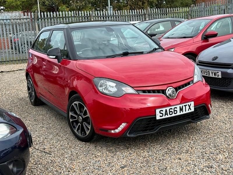 Used MG MG3 106 HP (77 kW) 2016 Red Hatchback