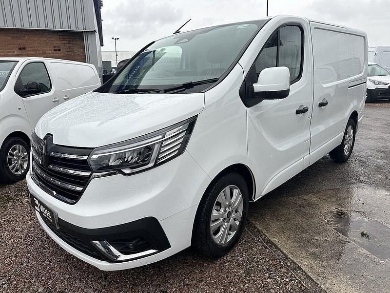 New Renault Trafic 2025 White MPV