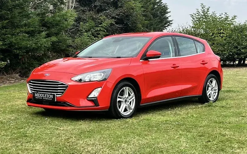 Used Ford Focus Zetec 120 HP (88 kW) 2021 Red Hatchback