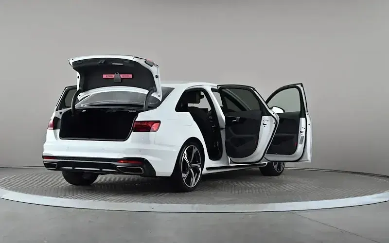 Used Audi A4 Black Edition 150 HP (110 kW) 2022 White Sedan