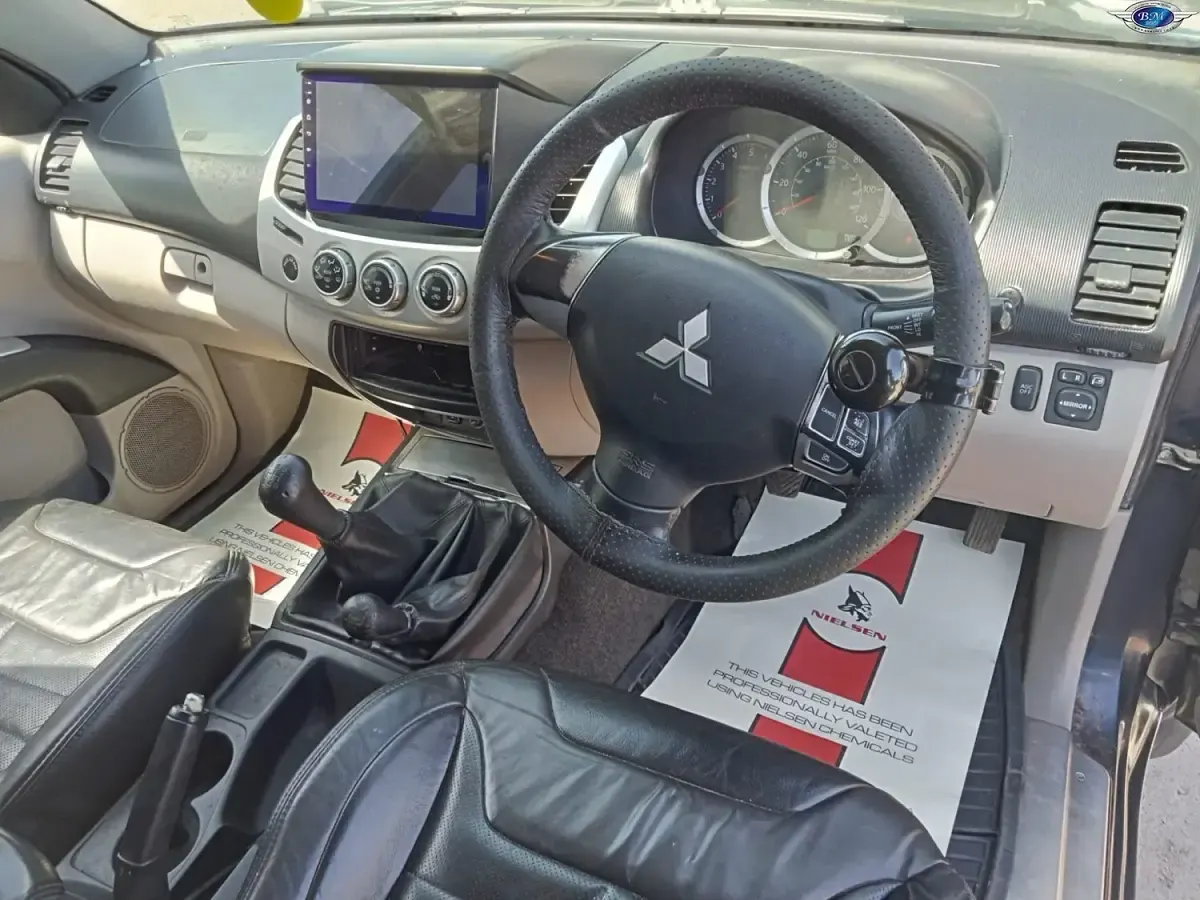 Used Mitsubishi L200 176 HP (129 kW) 2010 Blue Pickup