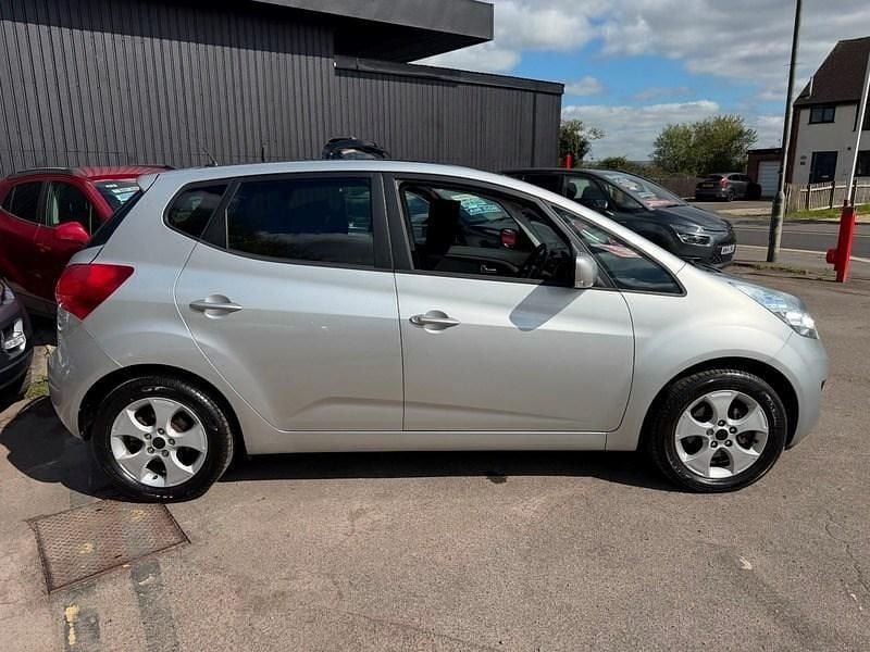 Used Kia Venga 123 HP (90 kW) 2013 Silver Hatchback