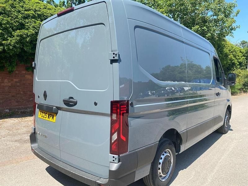 Nowe Renault Master 148 KM (108 kW) 2025 Szary Van
