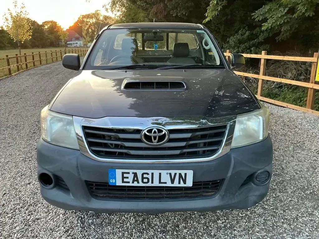 Used Toyota HiLux 2011 Grey Pickup