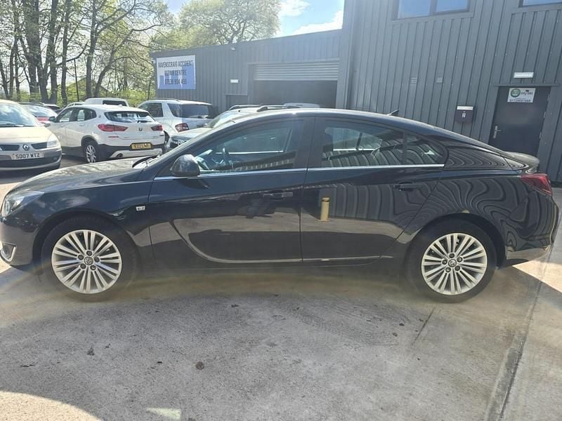 Second-hand Vauxhall Insignia Design Edition 140 CP (102 kW) 2014 Negru Hatchback