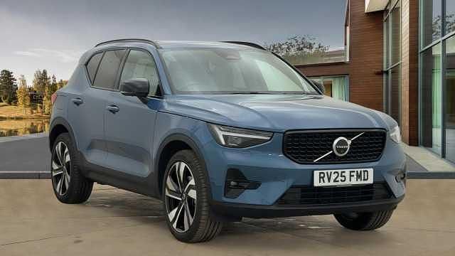 Used 2025 Volvo XC40 Ultra SUV | £34,990 (Expensive) - Image 1/4