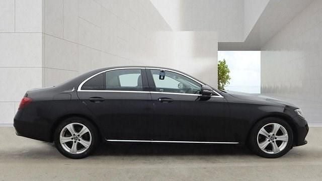 Used Mercedes E200 SE 150 HP (110 kW) 2017 Black Sedan