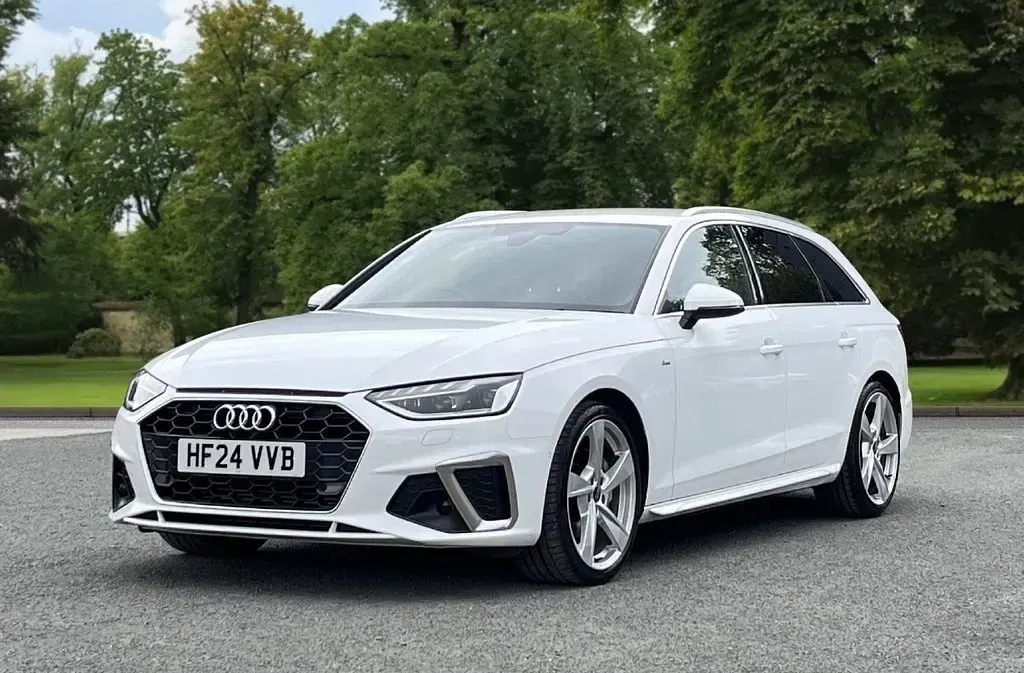 Used Audi A4 S-Line 204 HP (150 kW) 2024 White Estate