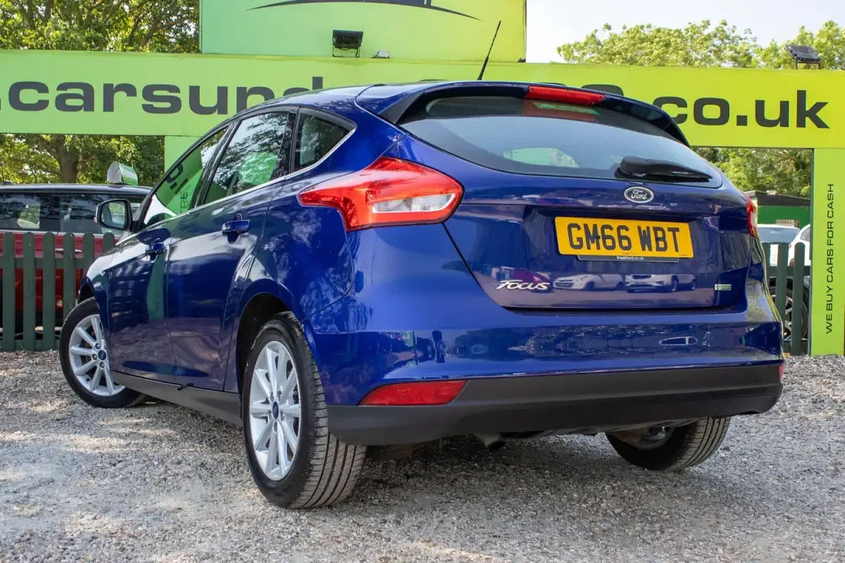 Used Ford Focus Titanium 125 HP (91 kW) 2017 Blue Hatchback